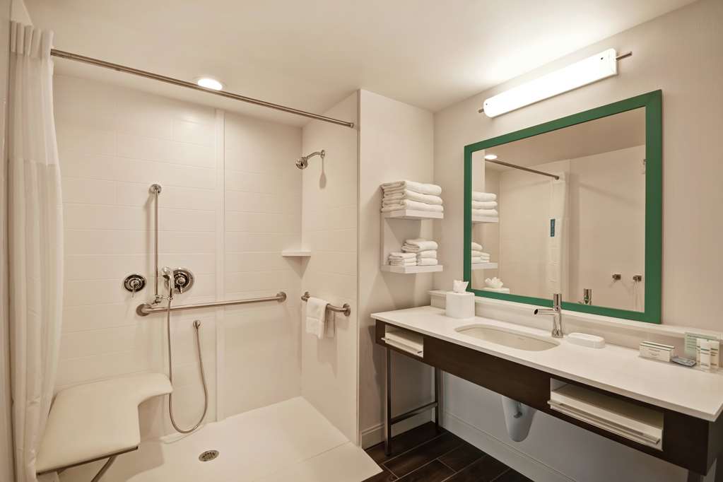 Hampton Inn & Suites Grants Pass, OR - Tap to explore photos