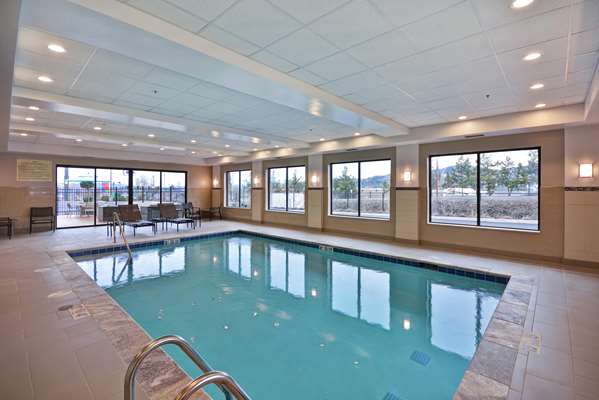 Pool - Hampton Inn & Suites Grants Pass - I-5, Exit 58