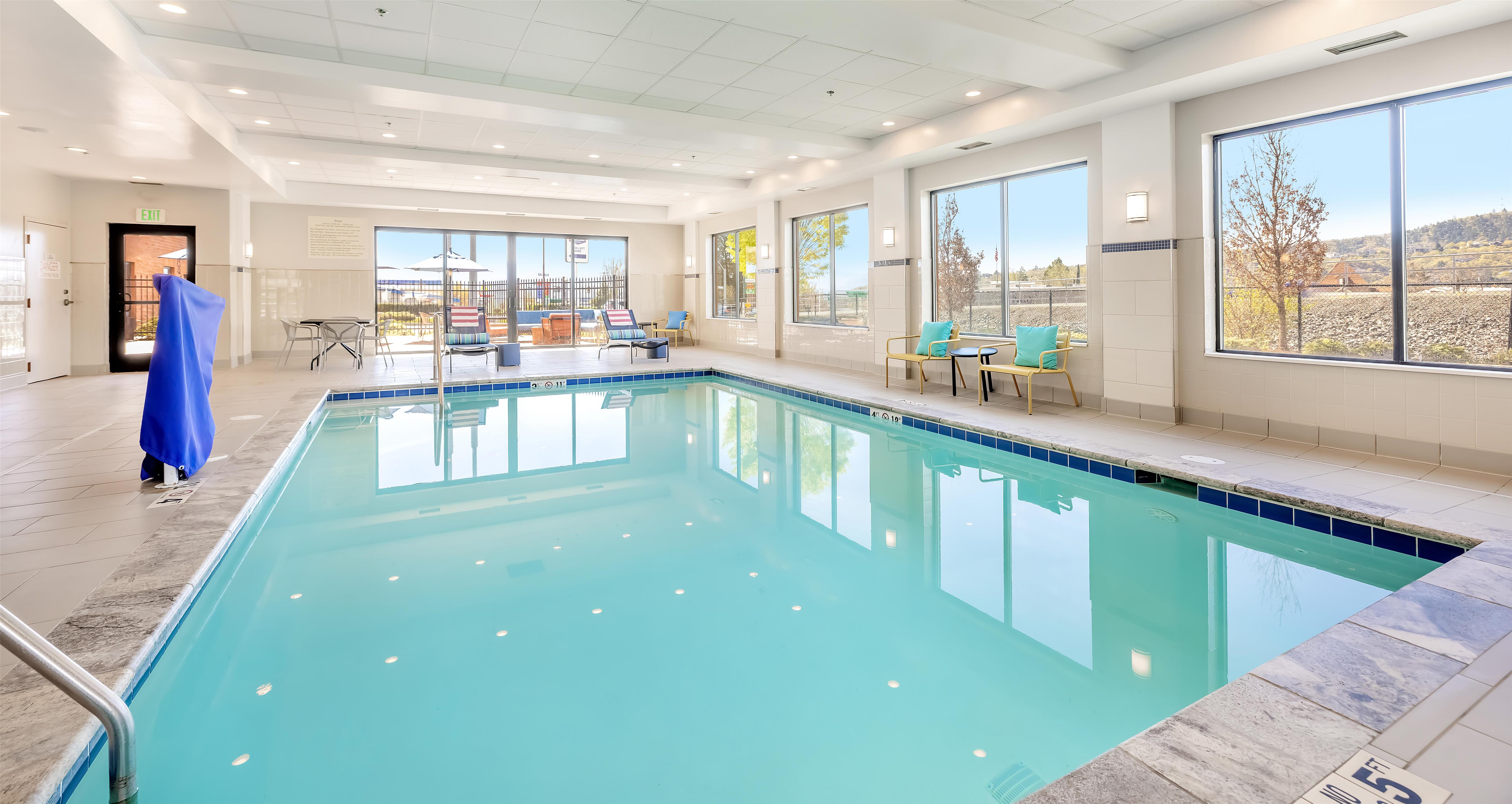 Pool | Hampton Inn &  Suites Grants Pass