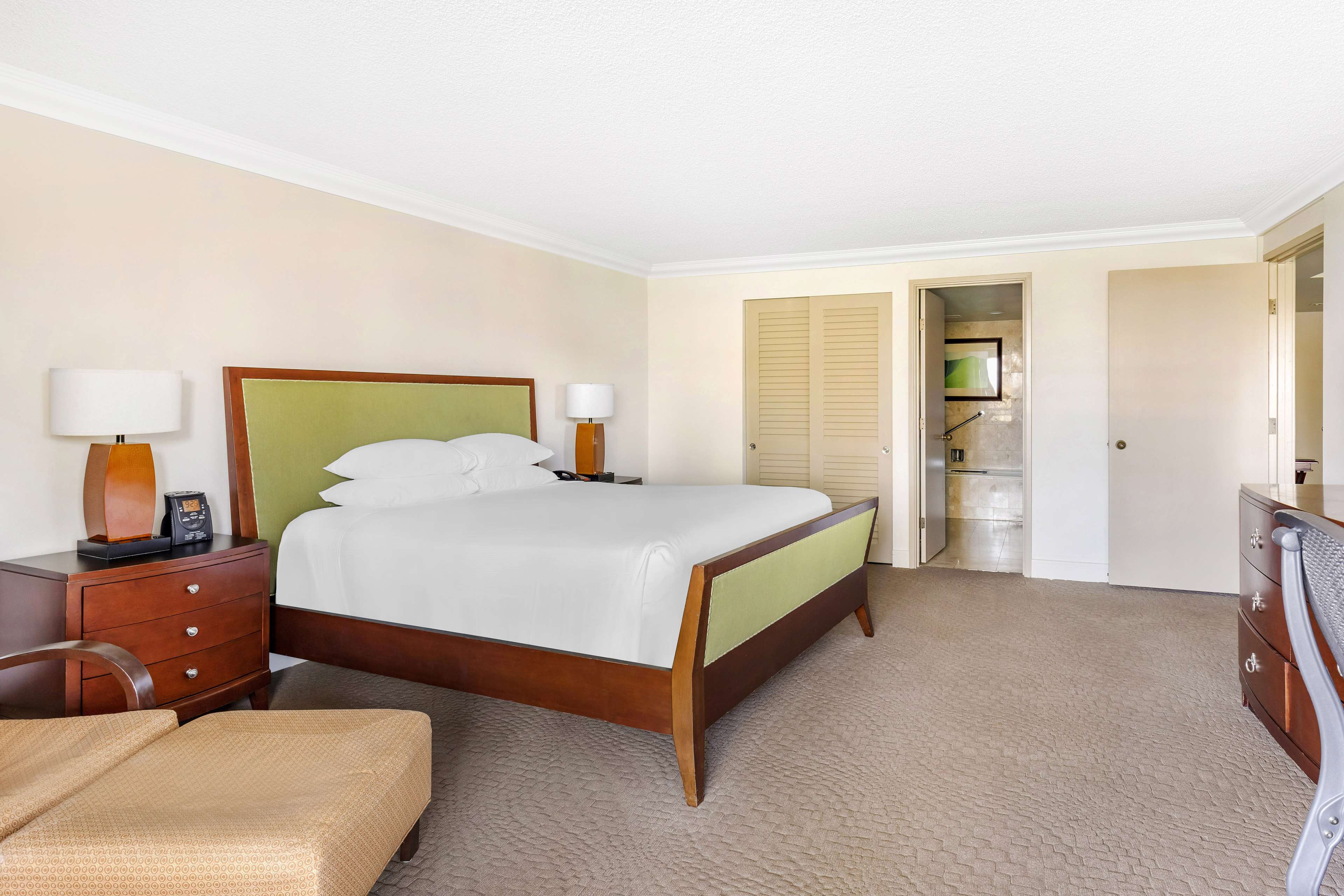 Ocean Tower by Hilton Grand Vacations Room Type - 1 BDRM OCN VW KG STANDARD