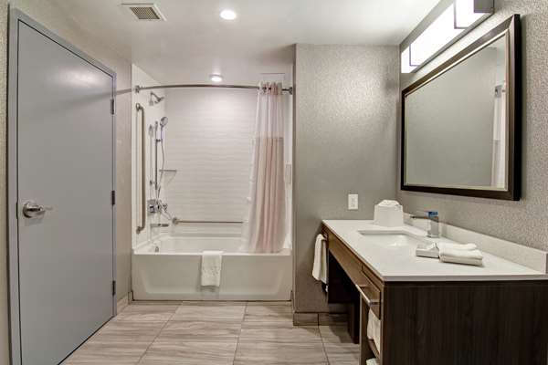  - Home2 Suites by Hilton South Edmonton