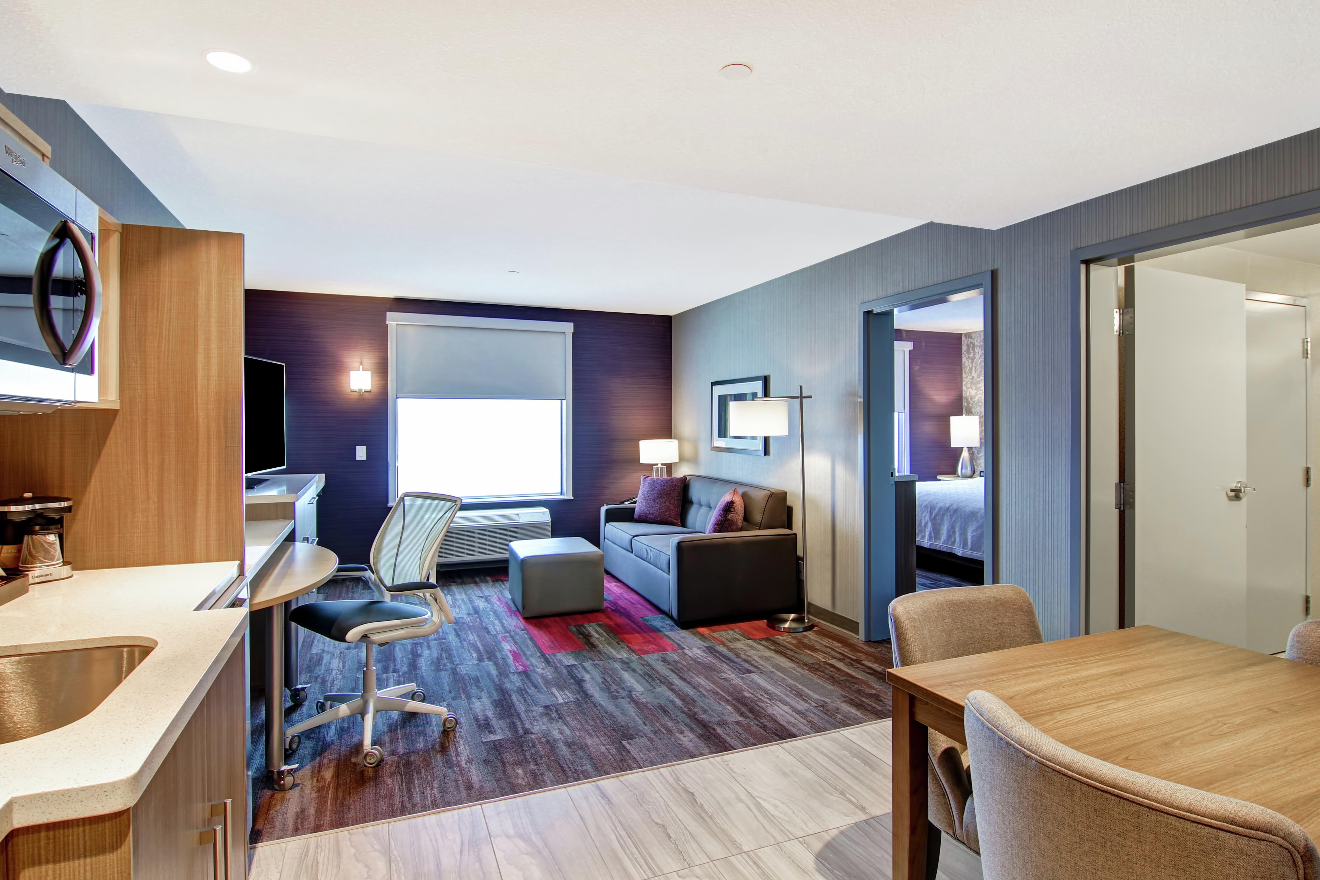 Home2 Suites by Hilton Edmonton South Room Type - 1 KING 1BDRM SUITE NONSMOK