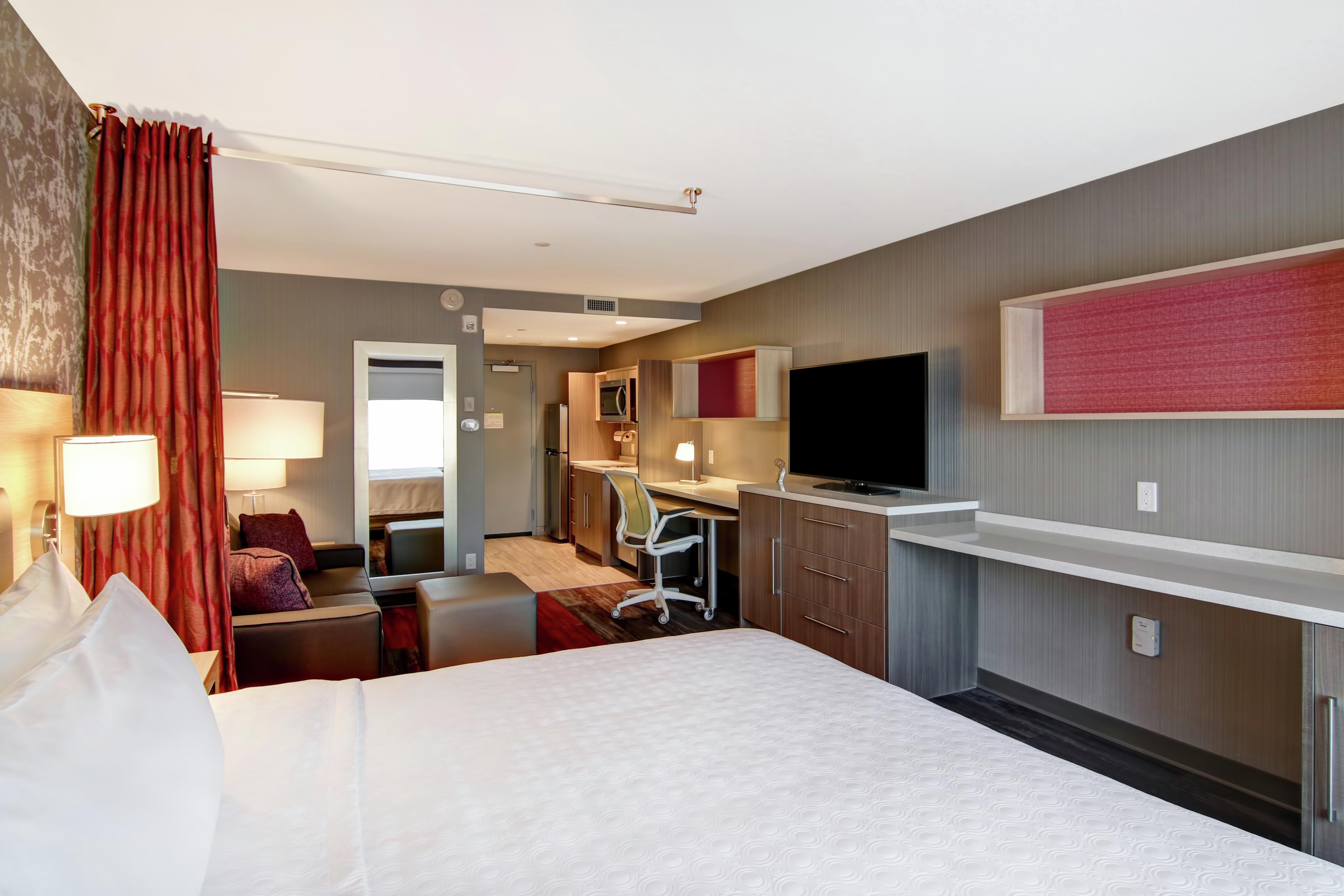Home2 Suites by Hilton Edmonton South Room Type - 1 KING STUDIO SUITE NOSMOK
