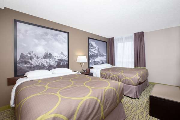 Suite - Super 8 Hotel Canmore