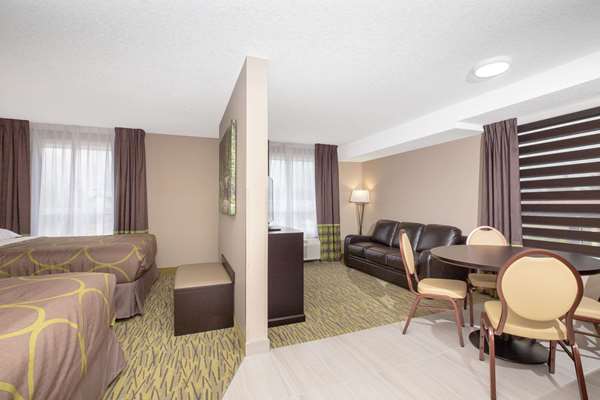 Suite - Super 8 Hotel Canmore