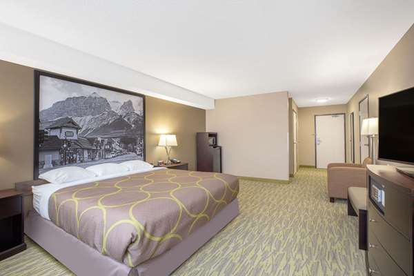  - Super 8 Hotel Canmore