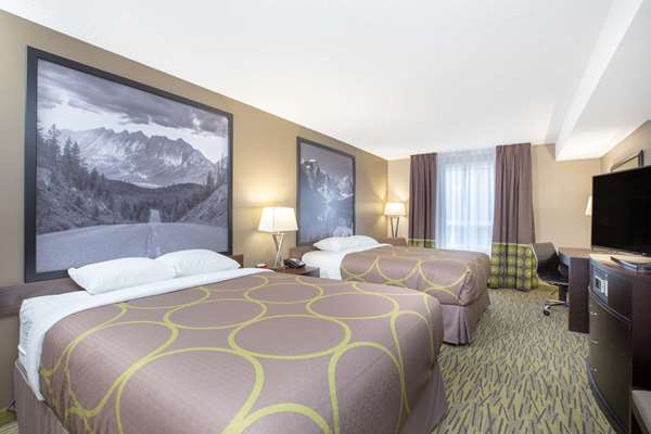 Suite - Super 8 Hotel Canmore