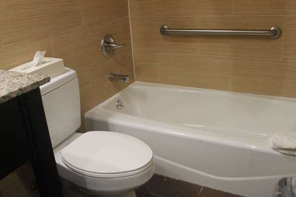  - Days Inn Brooklyn Heights