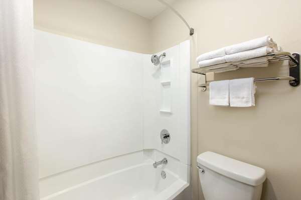  - Days Inn & Suites Downtown Wisconsin Dells