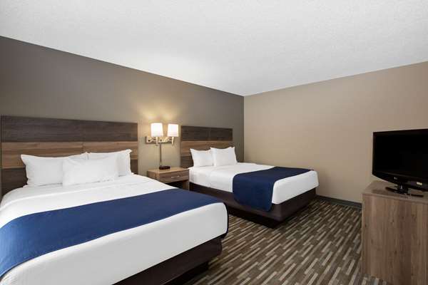 Suite - Days Inn & Suites Downtown Wisconsin Dells