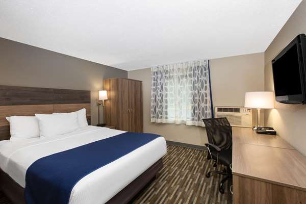  - Days Inn & Suites Downtown Wisconsin Dells