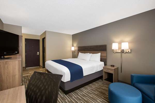  - Days Inn & Suites Downtown Wisconsin Dells
