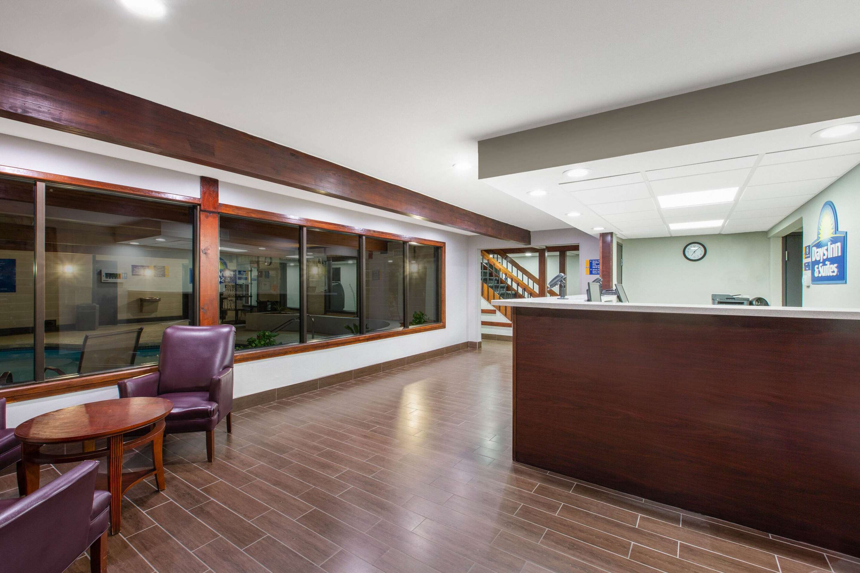 Lobby | Days Inn & Suites by Wyndham Wisconsin Dells