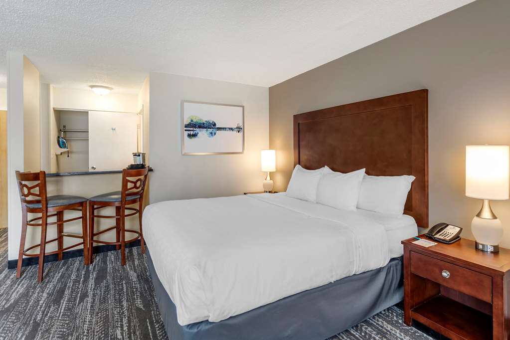 CLARION INN SHEFFIELD MUSCLE SHOALS-guestroom-Guest Room,On-Site.jpg