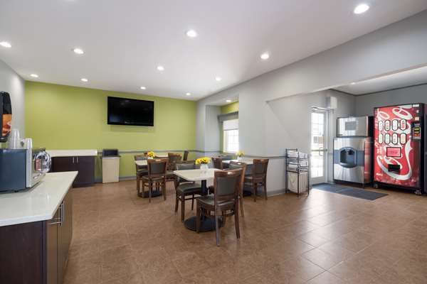 Restaurant - SureStay Hotel by Best Western Shallotte