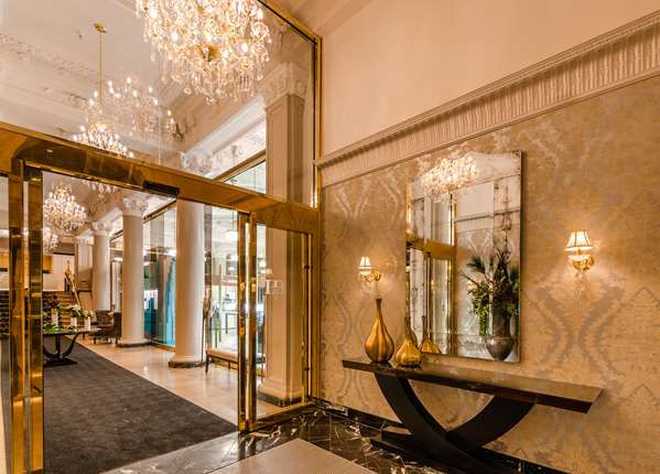  - Hotel Birks Downtown Montreal