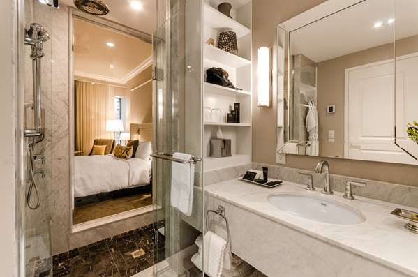  - Hotel Birks Downtown Montreal