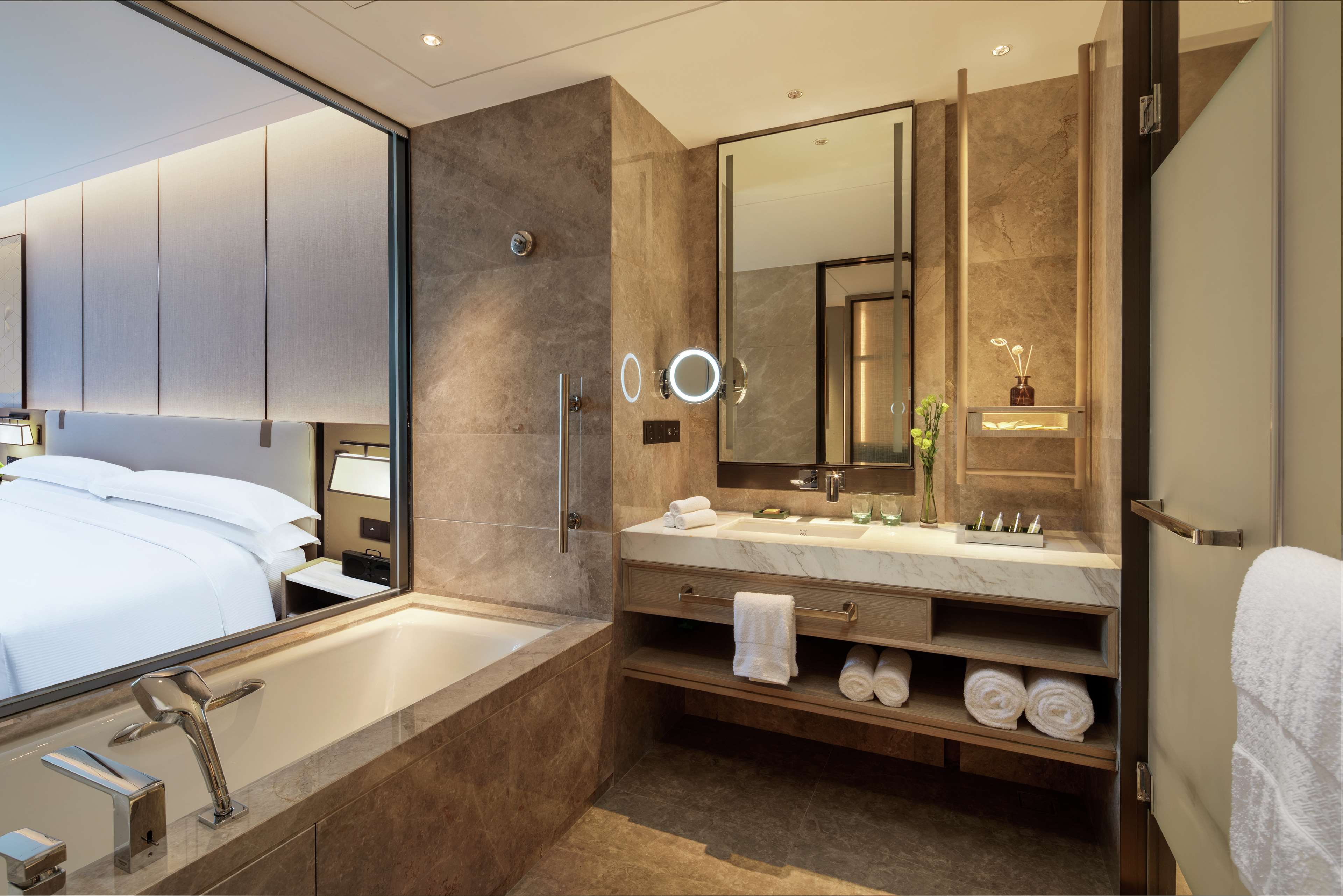 Hilton Chengdu Chenghua Room Type - KING GUEST ROOM