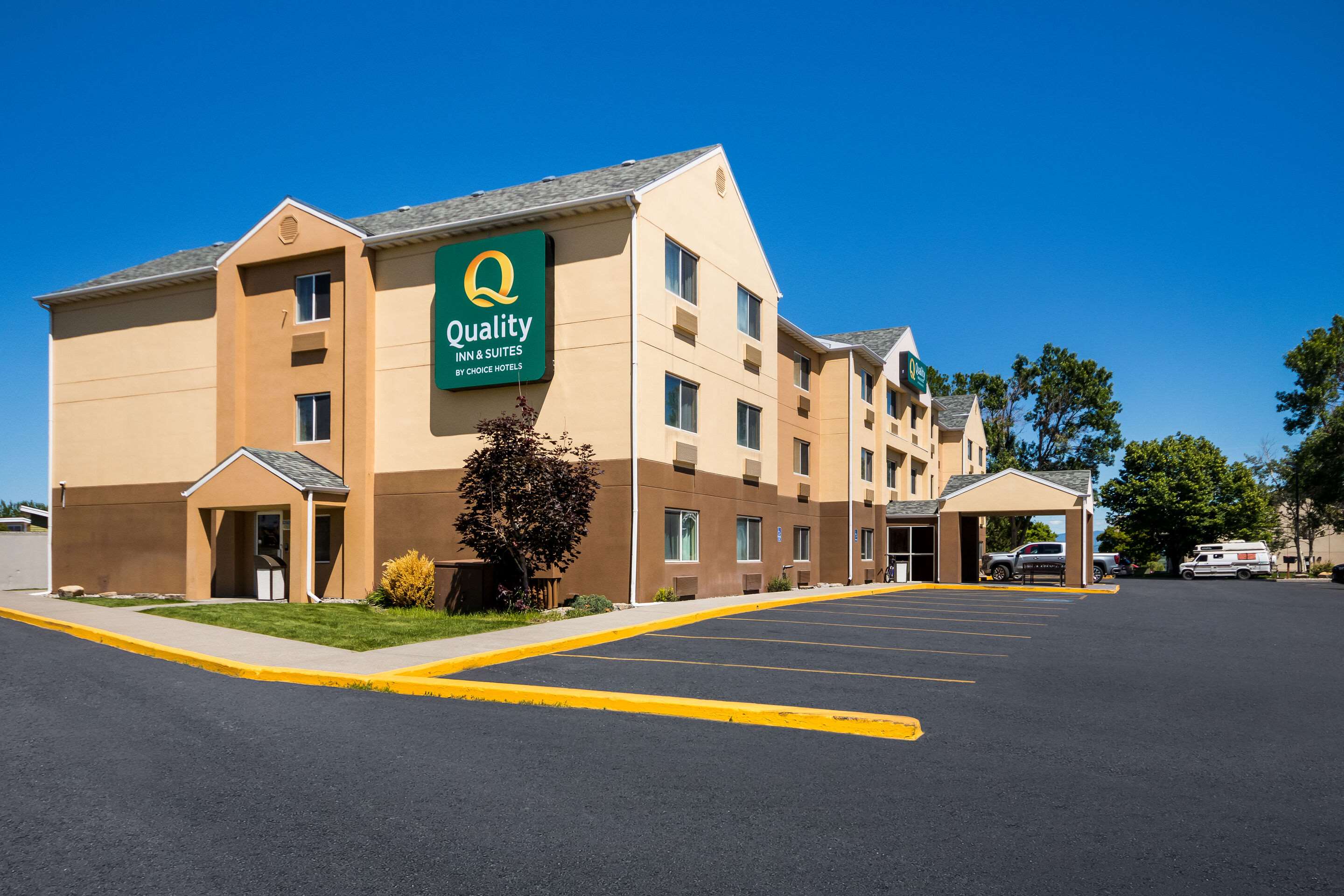 Hotel exterior | Quality Inn & Suites
