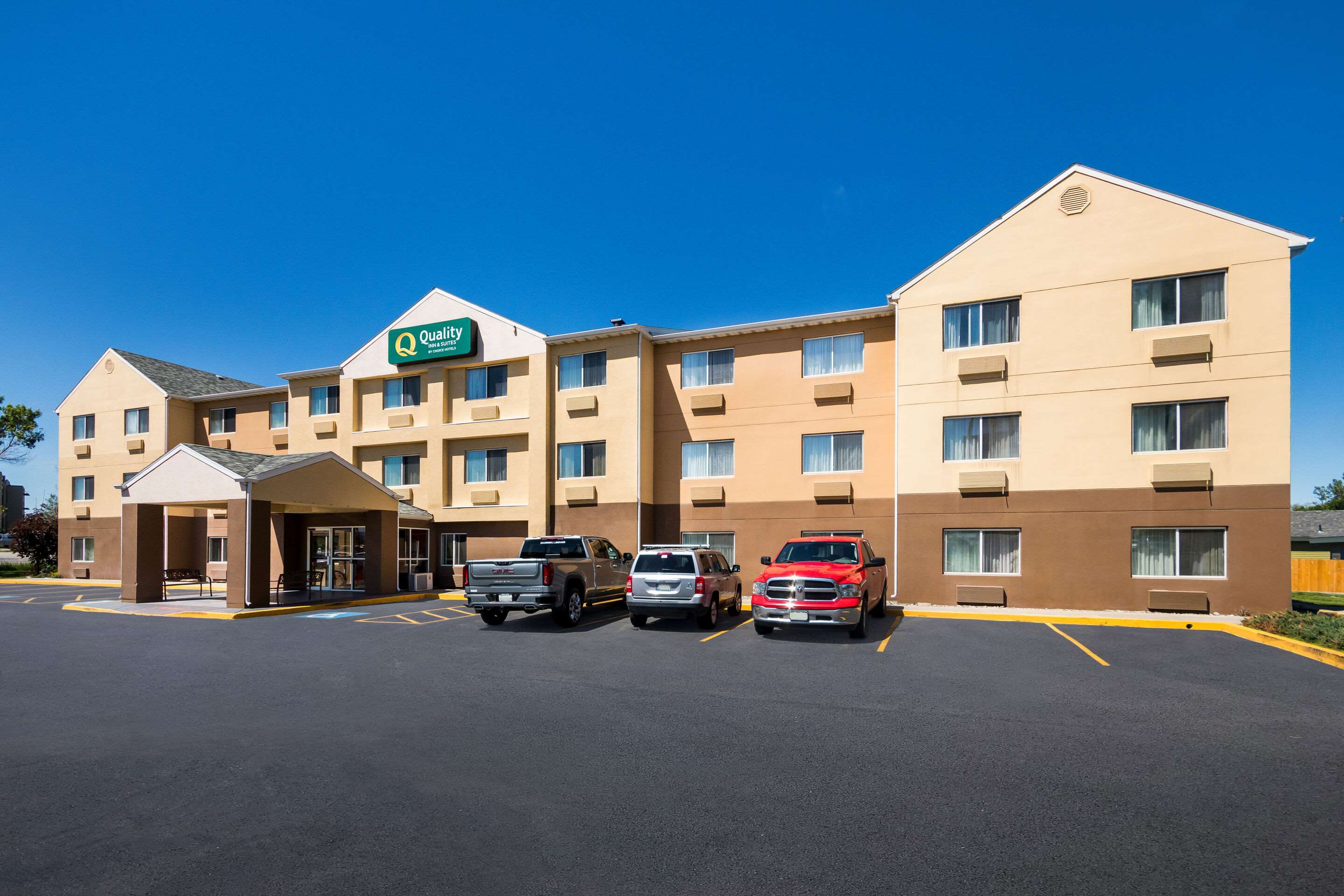 Hotel exterior | Quality Inn & Suites
