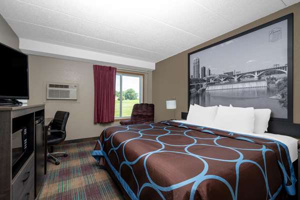  - Super 8 Hotel Glenwood