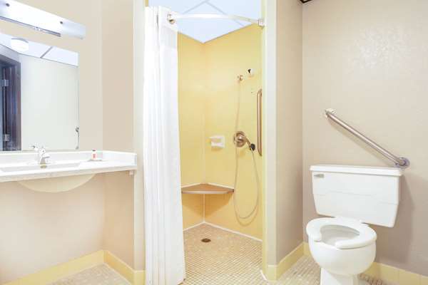  - Super 8 Hotel Glenwood