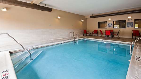 Pool - Best Western Roosevelt Place Hotel Bismark