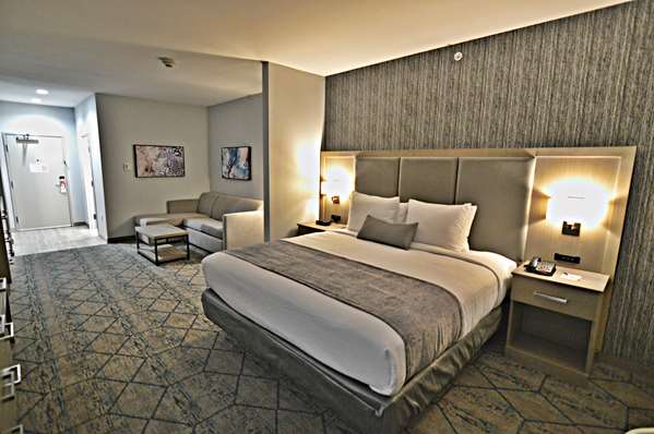 Suite - Best Western Plus Executive Residency Oklahoma City - I-35, Exit 123