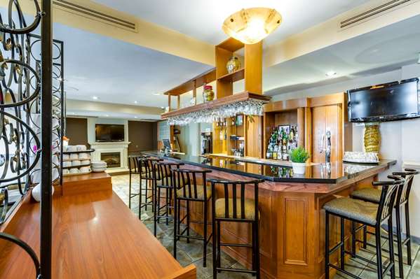  - Monte Carlo Inn Oakville Suites