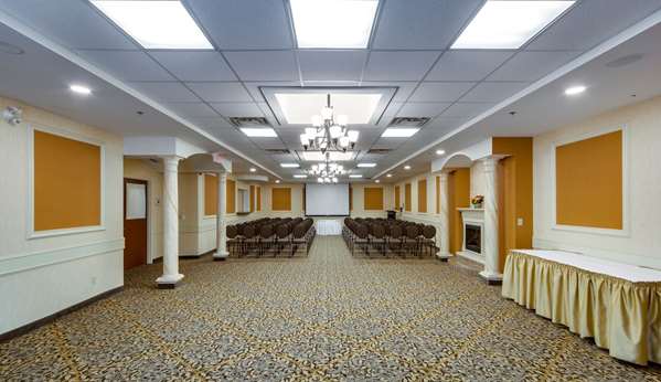 Bar - Monte Carlo Inn & Suites Barrie