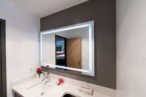  - SureStay Hotel by Best Western Castlegar