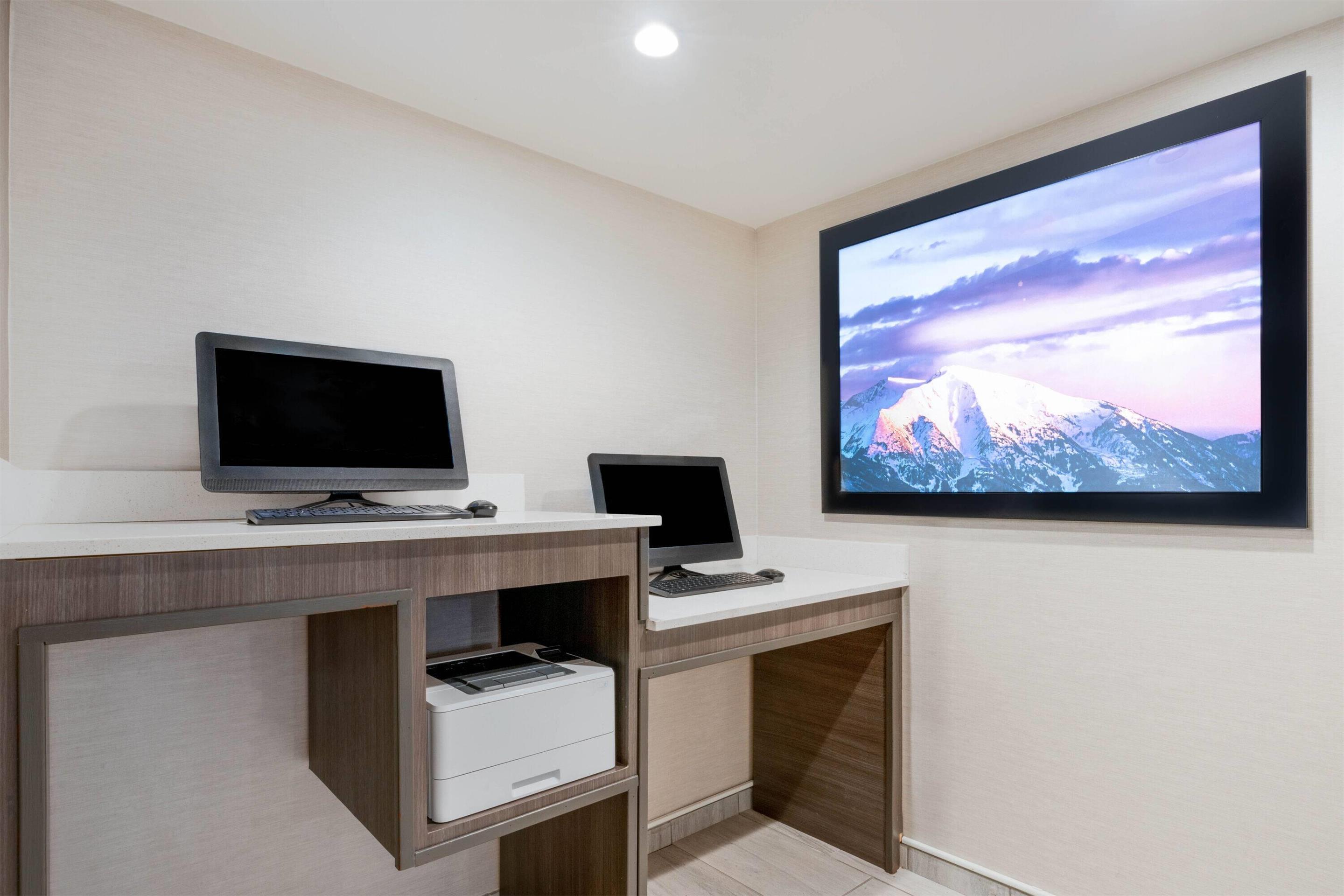 Business Center | La Quinta by Wyndham Glenwood Springs