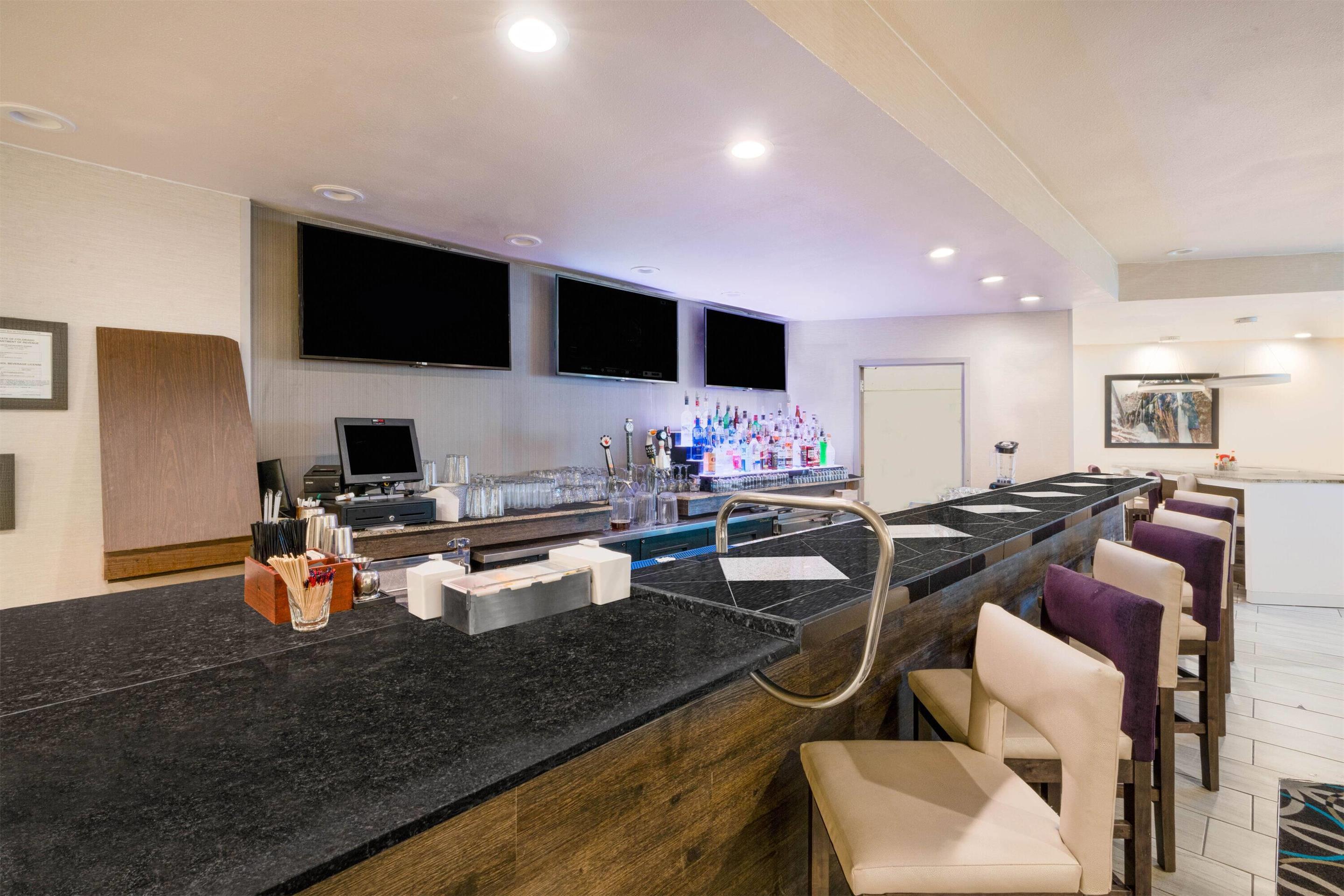 BarLounge | La Quinta by Wyndham Glenwood Springs