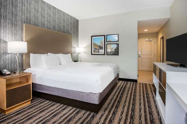  - La Quinta Inn & Suites Buffalo