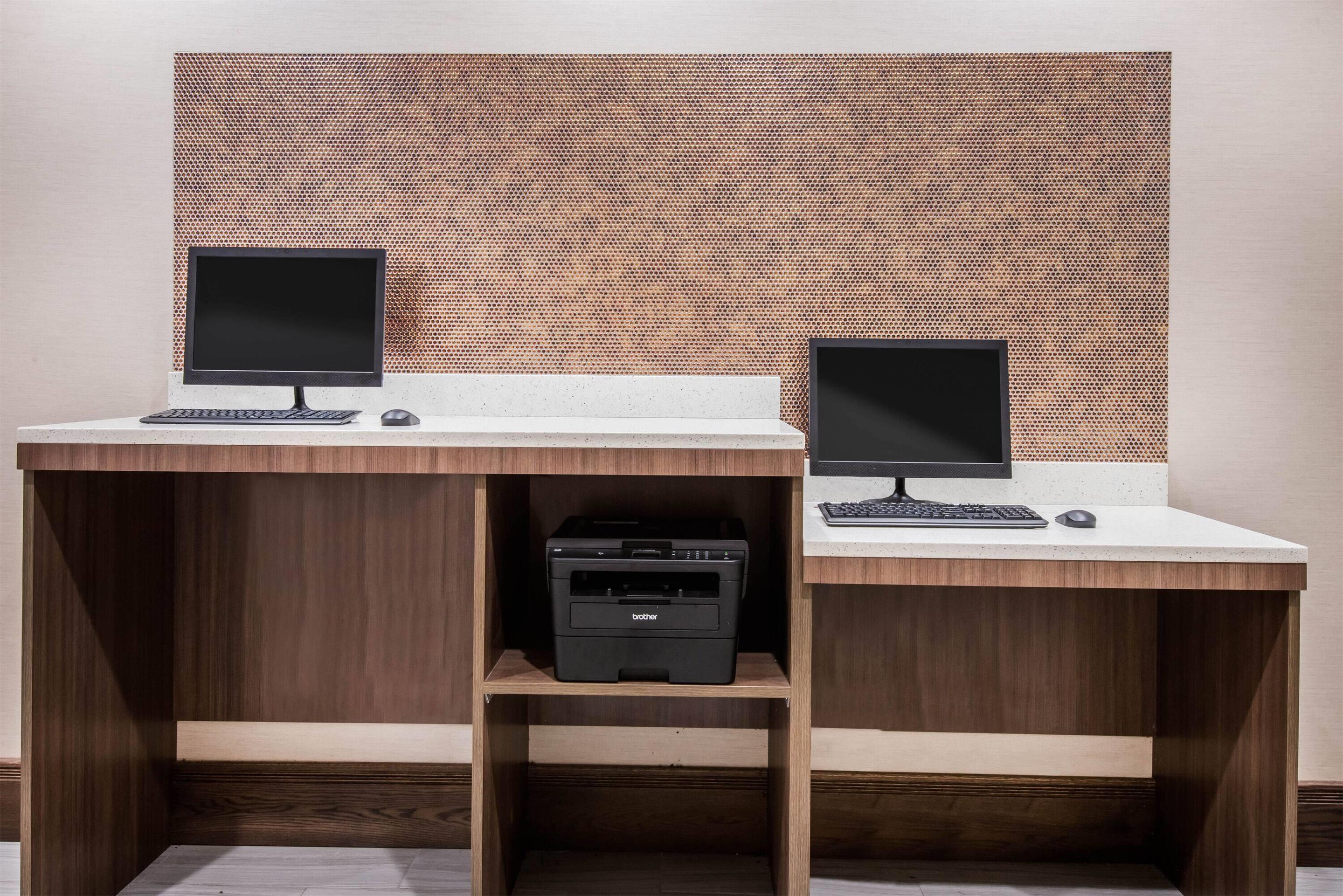 Business Center | La Quinta Inn & Suites by Wyndham Buffalo Amherst