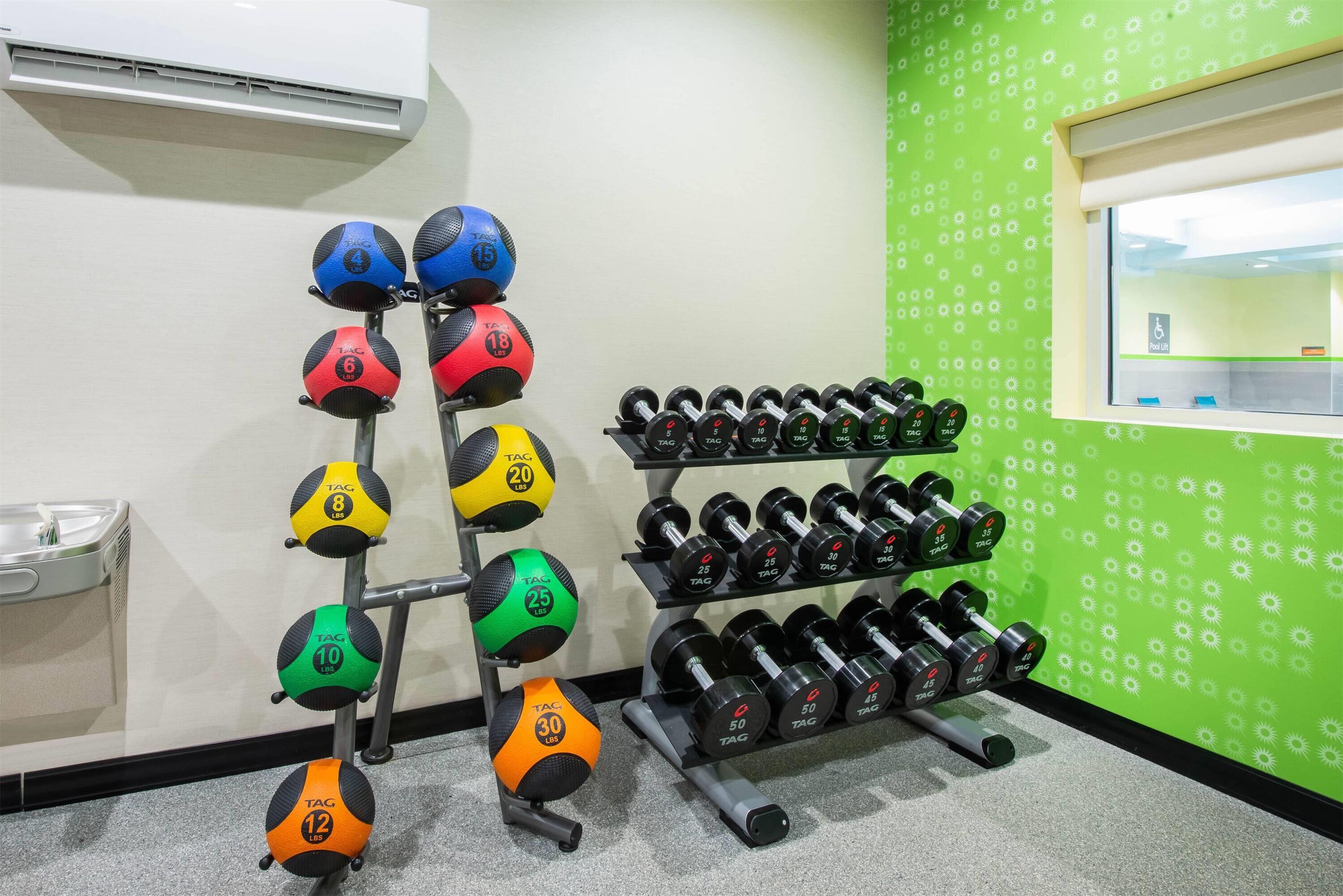 Health club fitness center gym | La Quinta Inn & Suites by Wyndham Buffalo Amherst