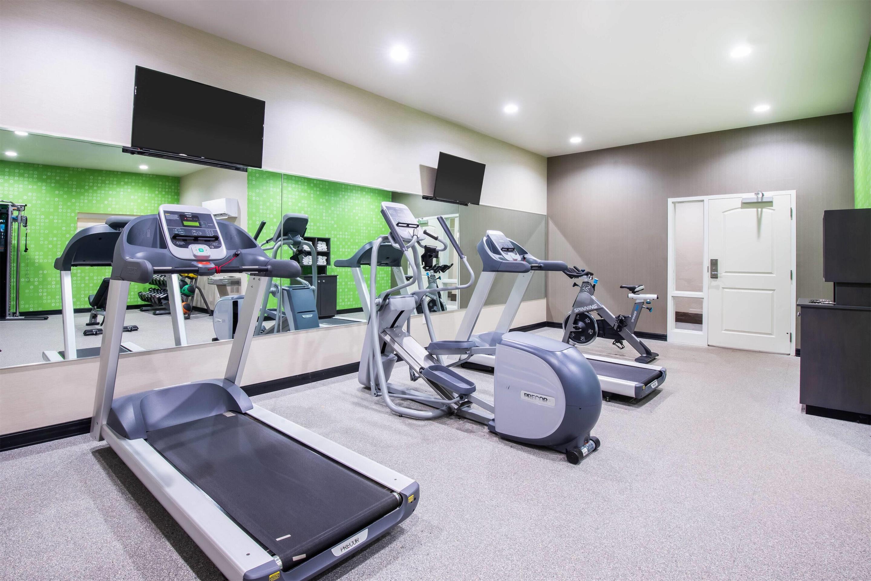Health club fitness center gym | La Quinta Inn & Suites by Wyndham Buffalo Amherst