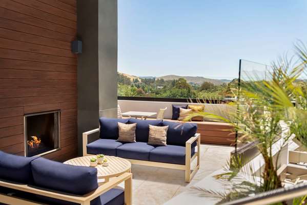 Pool - La Quinta Inn & Suites San Luis Obispo