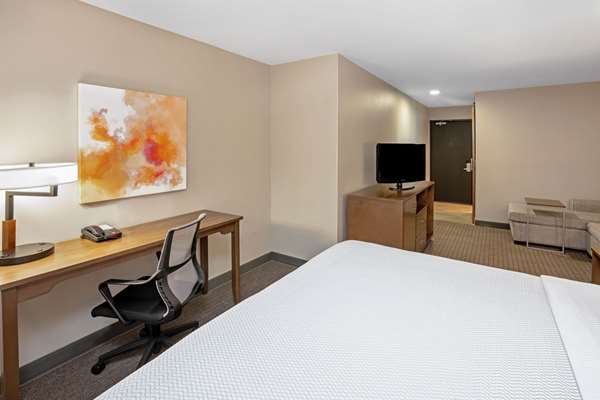 Suite - La Quinta Inn & Suites Federal Way - I-5, Exit 143
