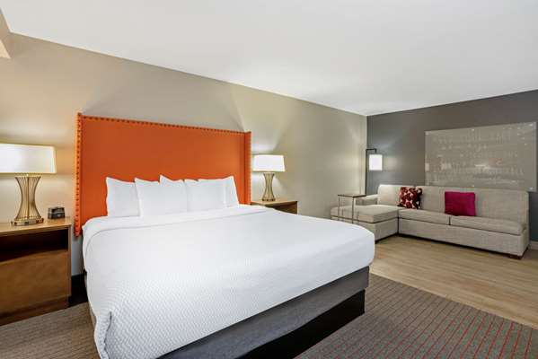 Suite - La Quinta Inn & Suites Federal Way - I-5, Exit 143