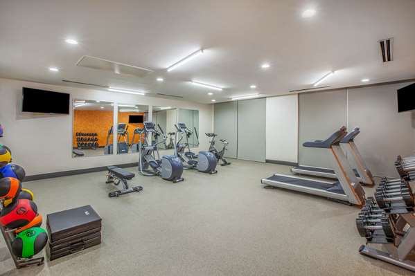 Fitness/ Exercise Room - La Quinta Inn & Suites Duncanville