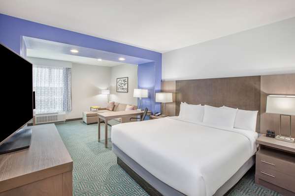  - La Quinta Inn & Suites Duncanville