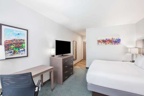  - La Quinta Inn & Suites Duncanville