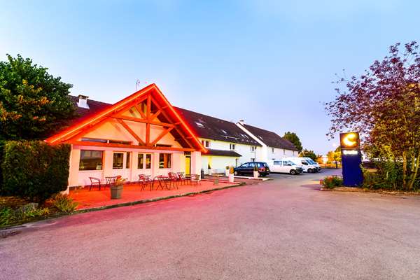 On-Site,Outdoor/Exterior,Exterior View of Building