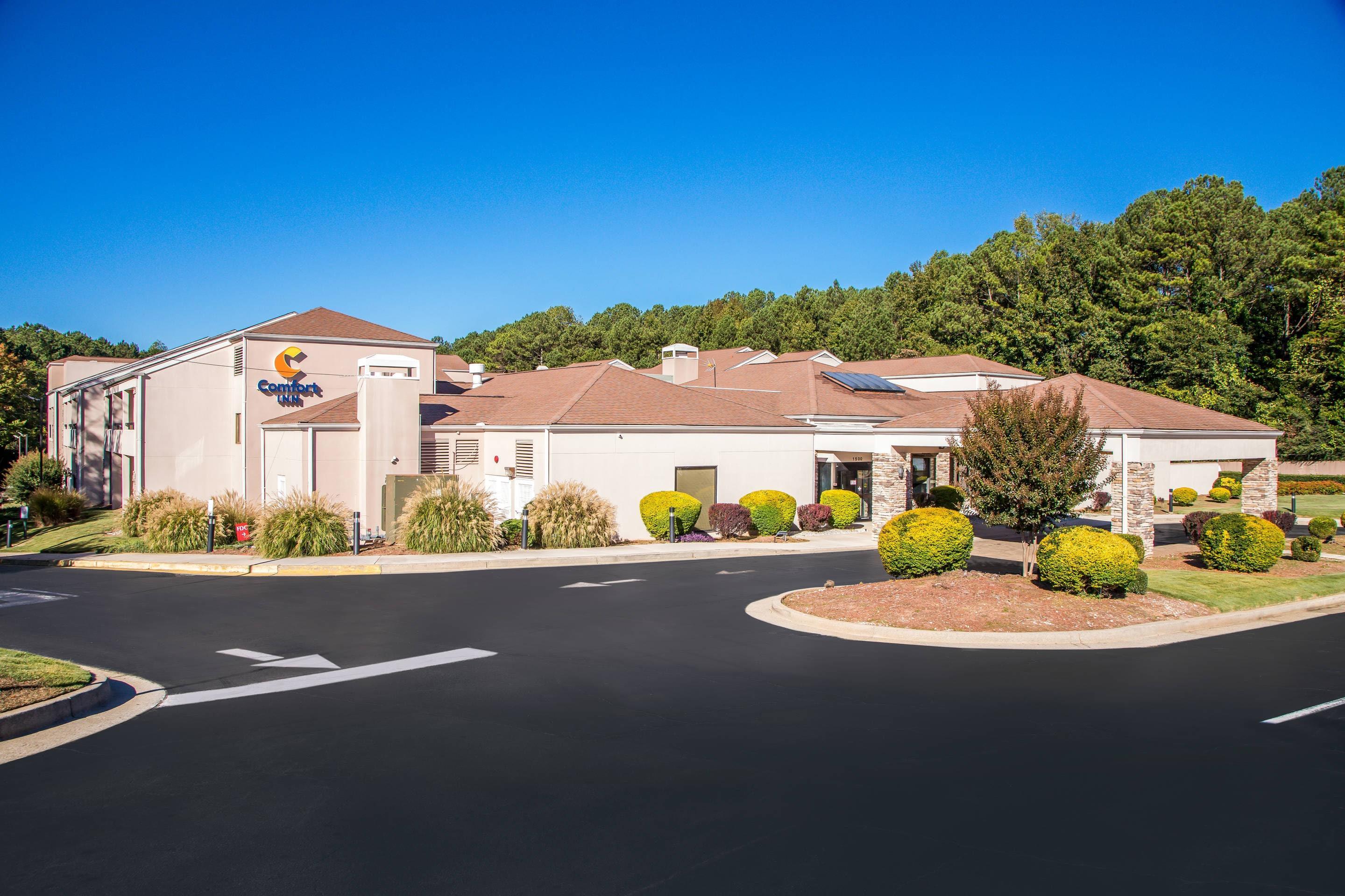 Hotel exterior | Comfort Inn Roswell-Dunwoody