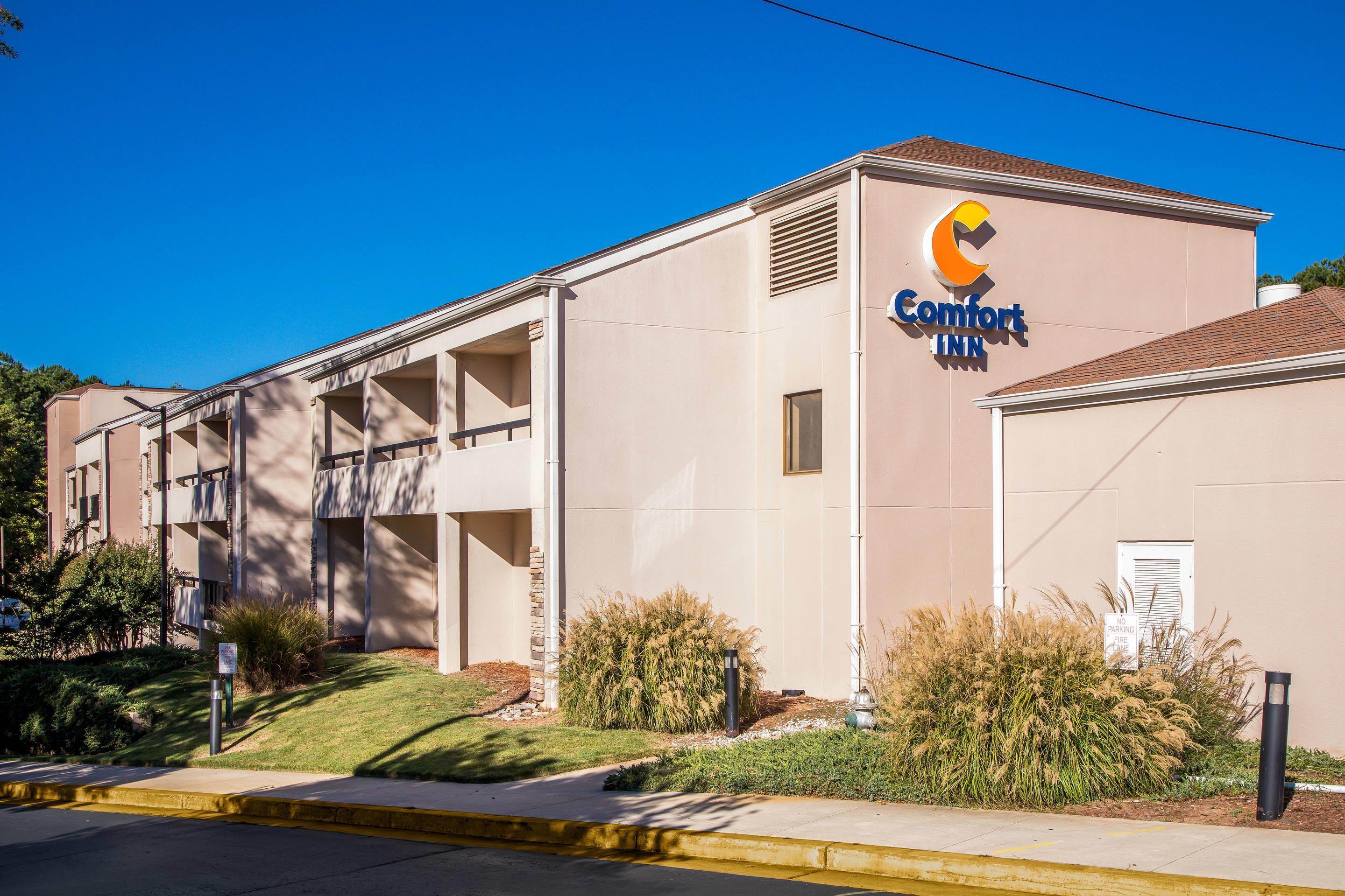 Hotel Entrance | Comfort Inn Roswell-Dunwoody