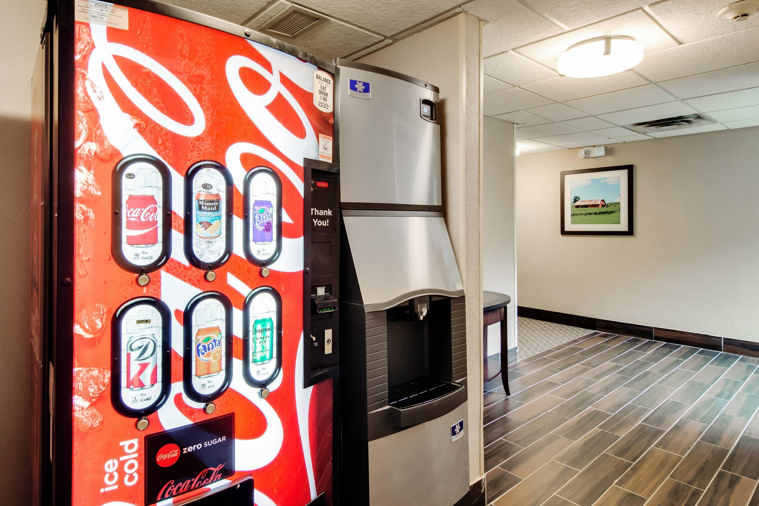 Hotel vending area | Comfort Inn Roswell-Dunwoody