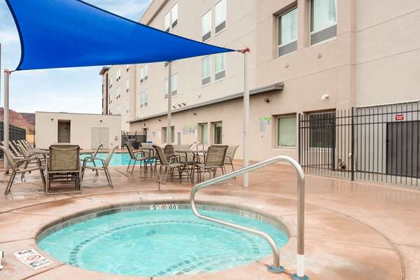 Pool - La Quinta Inn & Suites Kanab