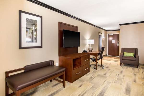Suite - Comfort Suites Liberal