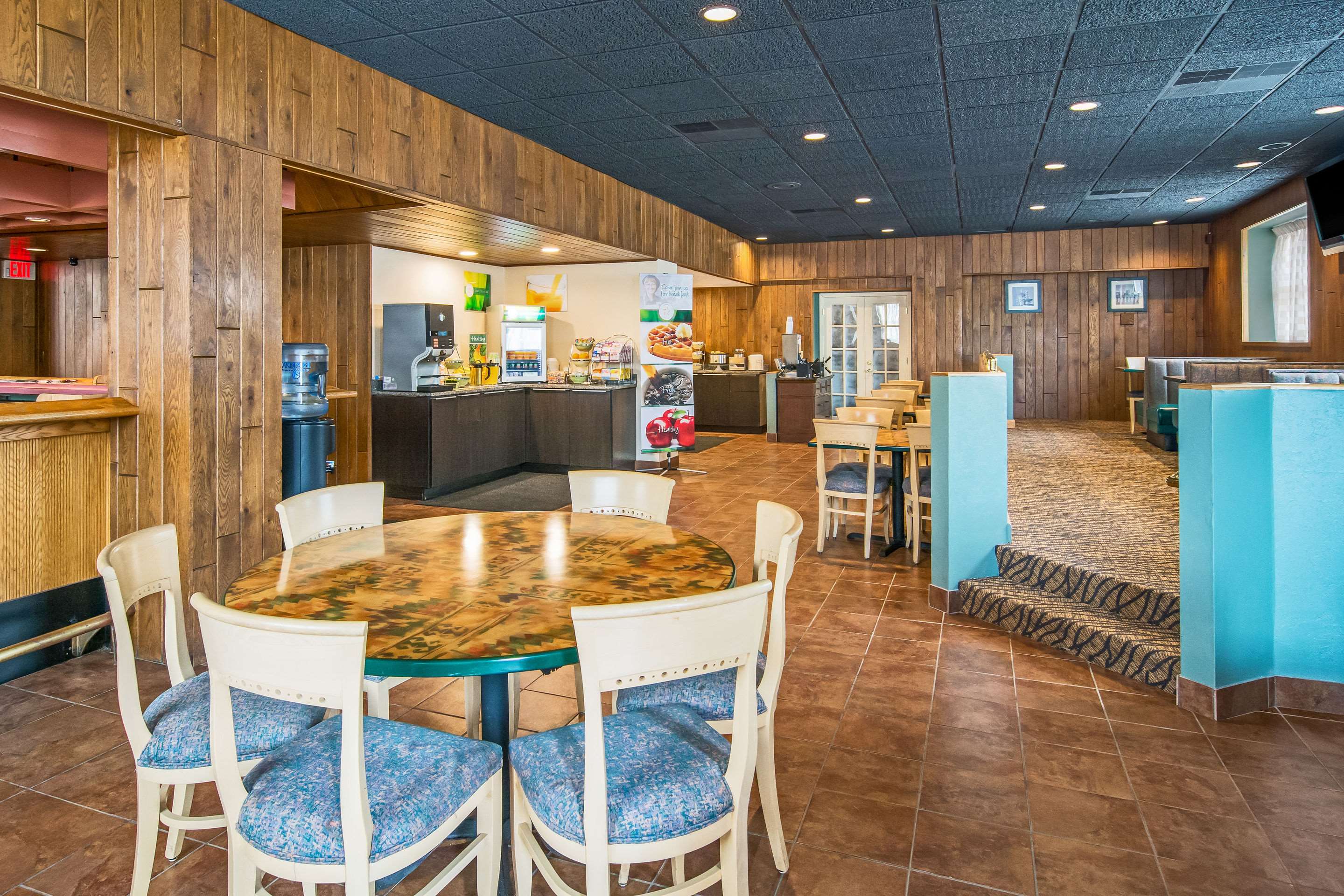 Breakfast area | Quality Inn & Suites